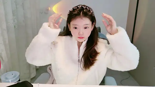 yangyang-1115 online show from December 4, 2025, 4:33 am