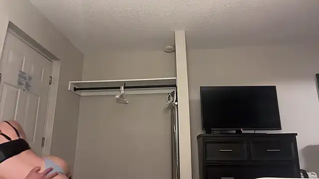 emilyrod01 online show from December 10, 2024, 2:05 am