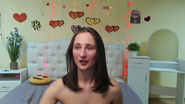 MichelLeee online show from February 17, 2025, 6:26 pm