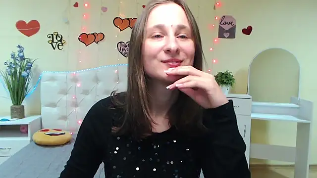 MichelLeee online show from February 19, 2025, 12:33 pm