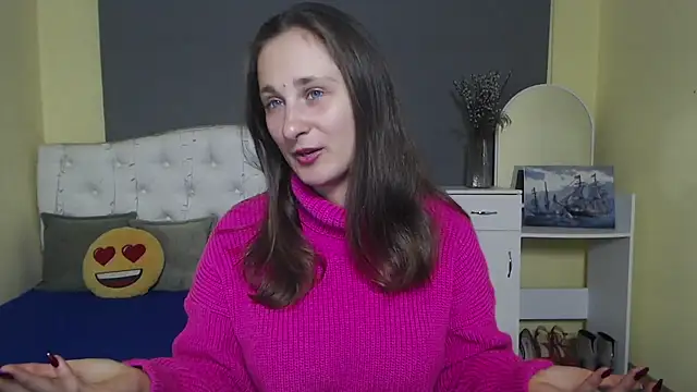 MichelLeee online show from November 10, 2025, 12:26 pm