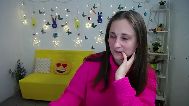 MichelLeee online show from April 10, 2026, 11:48 am