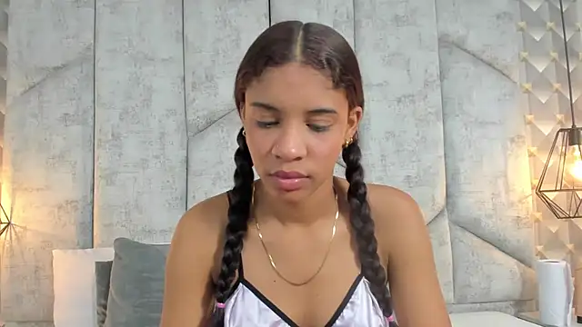 AshleyHill2 online show from February 3, 2026, 6:22 am