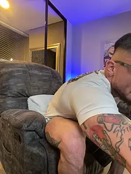 DimitriSullivan  online show from February 23, 2025, 5:01 am