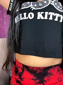 Snapshot of Velyn_18 chatting on November 12, 2025, 3:29 am Velyn 18 online show from November 12, 2025, 3:29 am