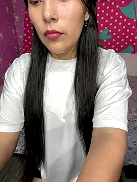 Snapshot of Velyn_18 chatting on November 25, 2025, 4:34 am Velyn 18 online show from November 25, 2025, 4:34 am