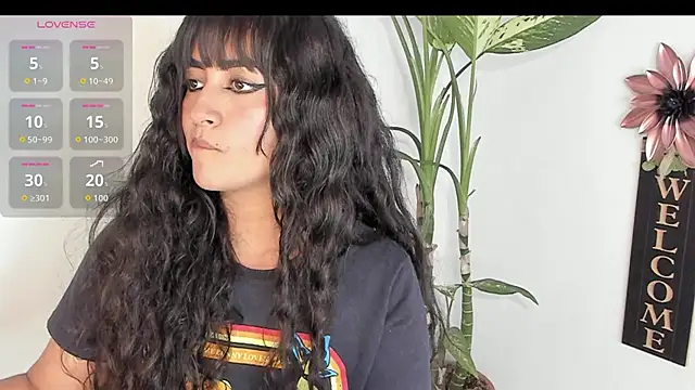 Lady Rey online show from October 17, 2025, 1:53 am