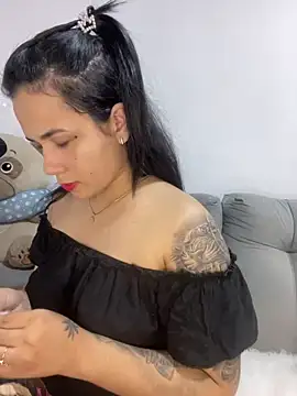 Leyna Kenet online show from December 11, 2024, 1:26 am