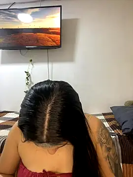 Leyna Kenet online show from September 28, 2025, 5:51 pm