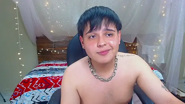 Snapshot of AndrewPherson chatting on February 8, 2025, 6:33 pm AndrewPherson online show from February 8, 2025, 6:33 pm