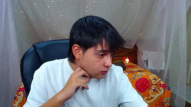 Snapshot of AndrewPherson chatting on February 25, 2025, 12:34 pm AndrewPherson online show from February 25, 2025, 12:34 pm