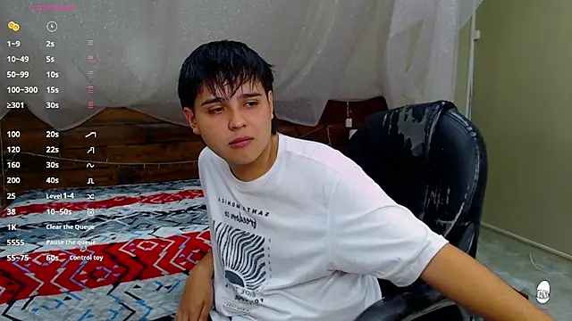 Snapshot of AndrewPherson chatting on March 22, 2025, 12:25 pm AndrewPherson online show from March 22, 2025, 12:25 pm