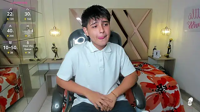 Snapshot of AndrewPherson chatting on September 20, 2025, 12:39 pm AndrewPherson online show from September 20, 2025, 12:39 pm