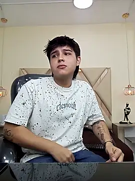 Snapshot of AndrewPherson chatting on April 15, 2026, 12:56 pm AndrewPherson online show from April 15, 2026, 12:56 pm