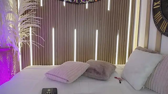 Aniie Doll online show from October 17, 2025, 8:22 pm