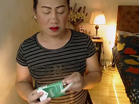 Snapshot of playtimesussy69 chatting on September 28, 2025, 12:54 pm playtimesussy69 online show from September 28, 2025, 12:54 pm