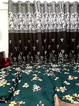 Snapshot of Cute-Bhavya chatting on February 9, 2025, 1:33 am Cute-Bhavya online show from February 9, 2025, 1:33 am