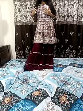 Snapshot of Cute-Bhavya chatting on March 7, 2025, 1:53 am Cute-Bhavya online show from March 7, 2025, 1:53 am