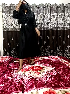 Snapshot of Cute-Bhavya chatting on March 17, 2025, 1:35 am Cute-Bhavya online show from March 17, 2025, 1:35 am