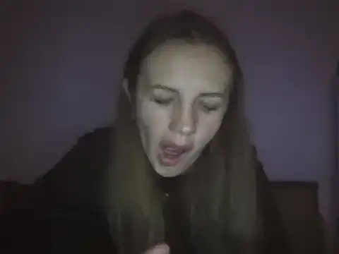 Snapshot of Milaniya261 chatting on February 5, 2025, 1:15 am Milaniya261 online show from February 5, 2025, 1:15 am