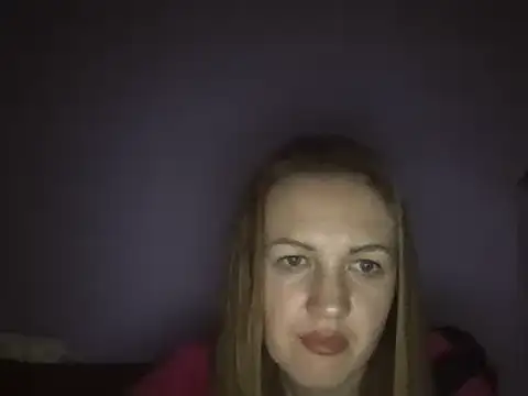 Snapshot of Milaniya261 chatting on March 5, 2025, 1:10 am Milaniya261 online show from March 5, 2025, 1:10 am