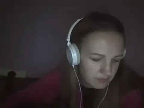 Snapshot of Milaniya261 chatting on March 8, 2025, 12:22 am Milaniya261 online show from March 8, 2025, 12:22 am