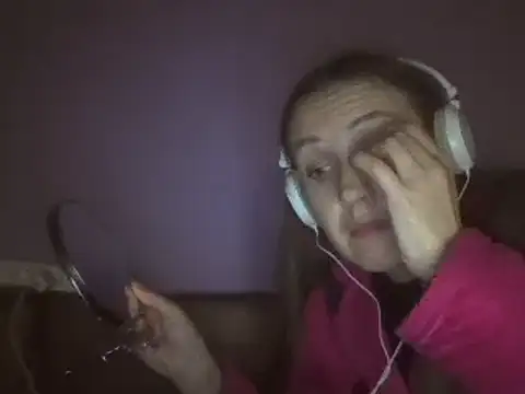 Snapshot of Milaniya261 chatting on March 8, 2025, 3:28 am Milaniya261 online show from March 8, 2025, 3:28 am