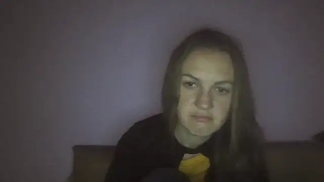 Snapshot of Milaniya261 chatting on October 18, 2025, 12:35 am Milaniya261 online show from October 18, 2025, 12:35 am