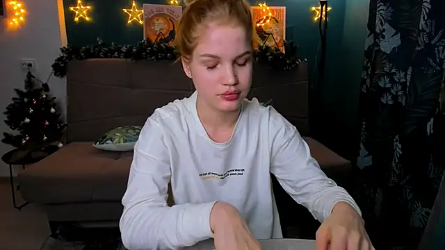 Snapshot of Xloe_Queen chatting on December 26, 2024, 6:33 pm Xloe Queen online show from December 26, 2024, 6:33 pm