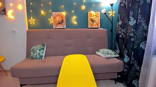 Snapshot of Xloe_Queen chatting on January 14, 2025, 11:10 am Xloe Queen online show from January 14, 2025, 11:10 am