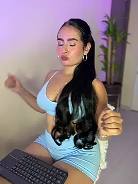 Snapshot of Aria_uwu chatting on June 14, 2026, 5:31 am Aria uwu online show from June 14, 2026, 5:31 am