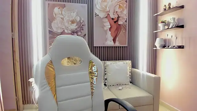 pola adams  online show from September 20, 2025, 10:27 am