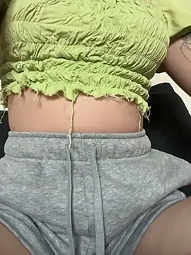 Morguisssz online show from November 18, 2025, 9:41 pm