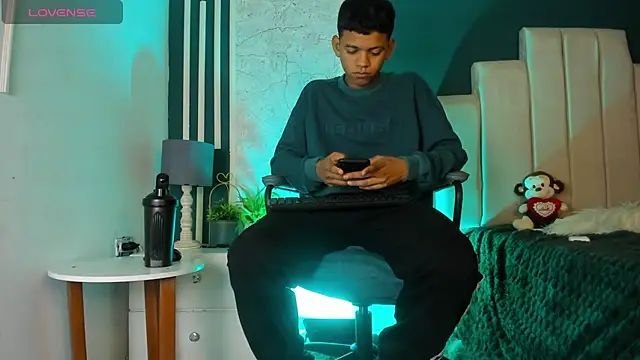 Jeffry wolvess online show from March 4, 2025, 12:12 pm