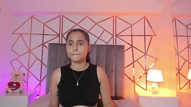 Giselle Roldan online show from March 3, 2025, 2:48 pm