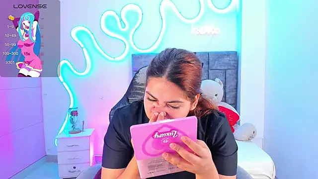 jisoo   online show from November 5, 2025, 1:00 pm