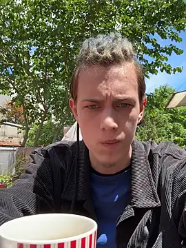 Den BlueXx online show from October 30, 2025, 3:57 pm