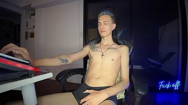 Den BlueXx online show from December 5, 2025, 6:00 am