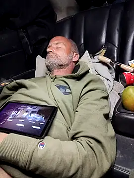 DatingProfile USA 43 str8 online show from February 11, 2025, 4:01 am