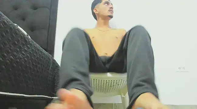 Snapshot of latin_bbc chatting on January 13, 2025, 4:08 pm latin bbc online show from January 13, 2025, 4:08 pm