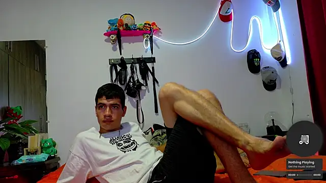 Snapshot of Nymphobuddies chatting on December 27, 2024, 9:11 pm Nymphobuddies online show from December 27, 2024, 9:11 pm