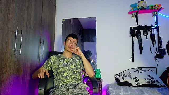 Snapshot of Nymphobuddies chatting on January 20, 2025, 8:29 pm Nymphobuddies online show from January 20, 2025, 8:29 pm