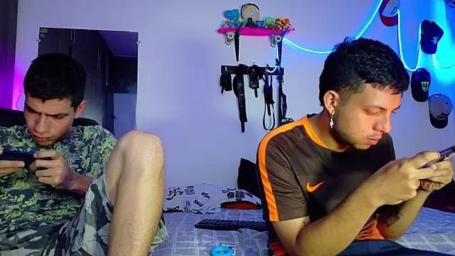 Snapshot of Nymphobuddies chatting on January 21, 2025, 2:33 am Nymphobuddies online show from January 21, 2025, 2:33 am