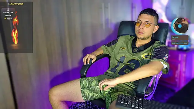 Snapshot of Nymphobuddies chatting on February 16, 2025, 2:20 am Nymphobuddies online show from February 16, 2025, 2:20 am