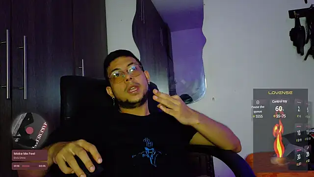 Snapshot of Nymphobuddies chatting on March 3, 2025, 12:37 am Nymphobuddies online show from March 3, 2025, 12:37 am