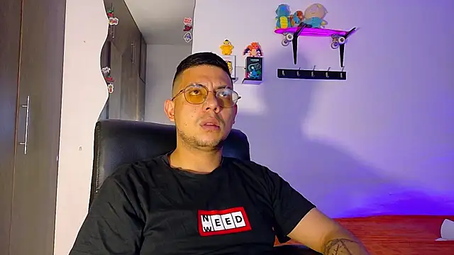 Snapshot of Nymphobuddies chatting on September 29, 2025, 8:24 pm Nymphobuddies online show from September 29, 2025, 8:24 pm