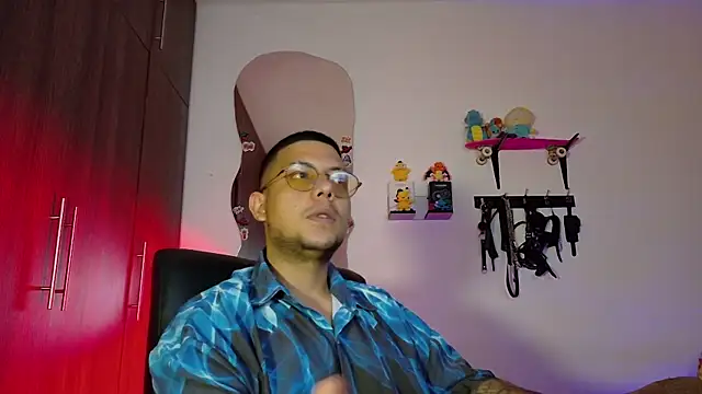 Snapshot of Nymphobuddies chatting on November 9, 2025, 2:15 pm Nymphobuddies online show from November 9, 2025, 2:15 pm