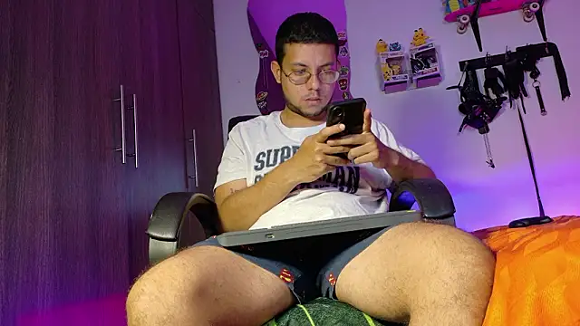 Nymphobuddies online show from March 17, 2026, 6:33 pm