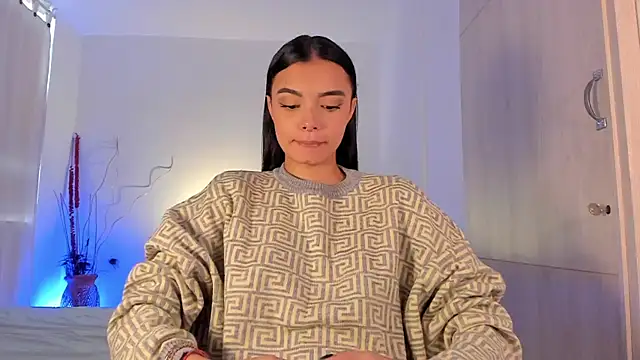 AnabelWolf online show from February 4, 2025, 7:33 pm