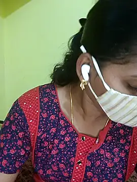 Snapshot of Tamil_Shalini_Lustyy chatting on February 12, 2025, 4:55 pm Tamil Shalini Lustyy online show from February 12, 2025, 4:55 pm